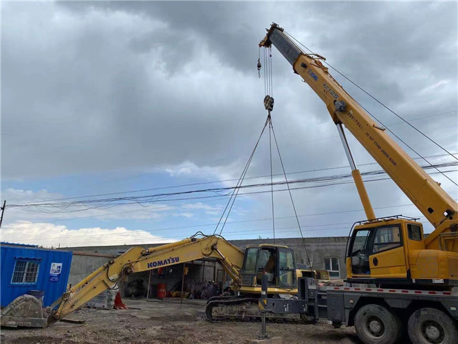 西畴县25吨吊车的工作半径是多少？