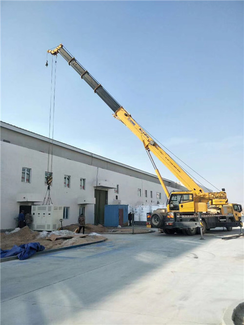 西畴县“超载就喊停”—— 吊车的 “重量保镖” 技术